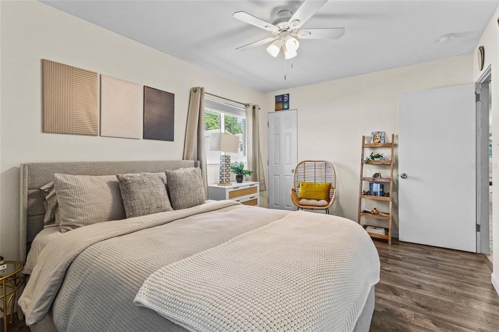 For Sale: $410,000 (3 beds, 2 baths, 1379 Square Feet)