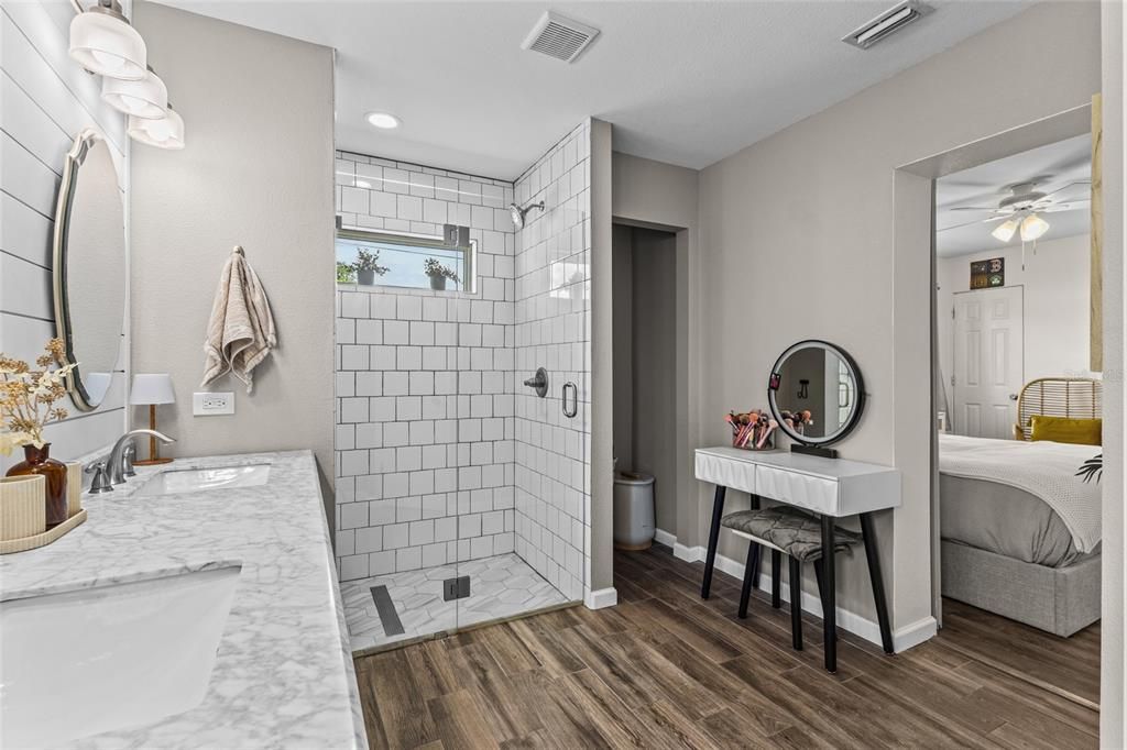 For Sale: $410,000 (3 beds, 2 baths, 1379 Square Feet)