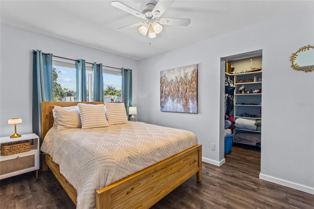 For Sale: $410,000 (3 beds, 2 baths, 1379 Square Feet)
