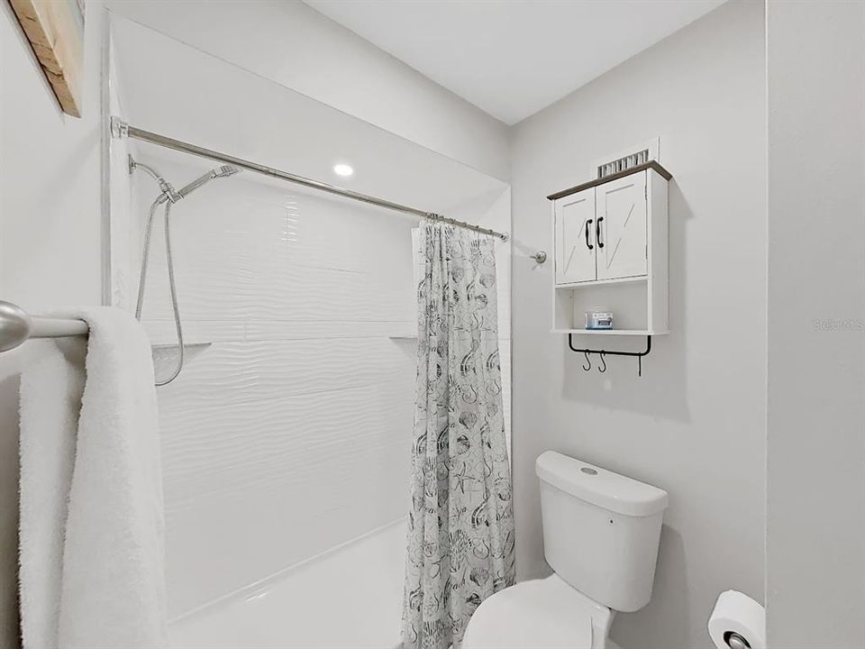 На продажу: $379,000 (2 спален, 2 ванн, 1644 Квадратных фут)