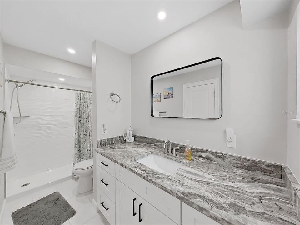 На продажу: $379,000 (2 спален, 2 ванн, 1644 Квадратных фут)