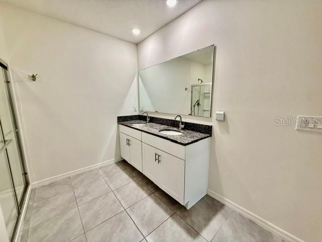 В аренду: $2,500 (3 спален, 2 ванн, 1685 Квадратных фут)