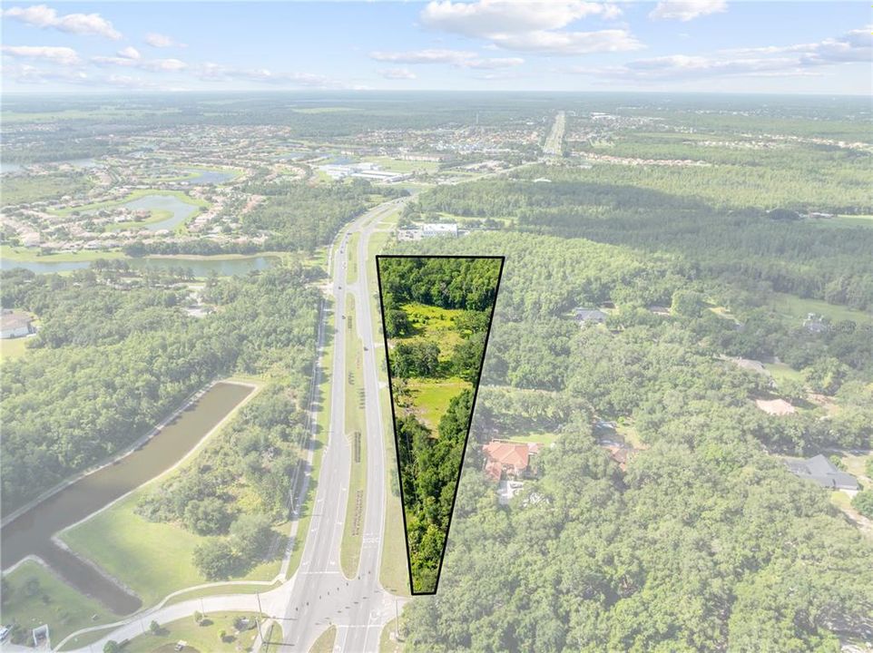 На продажу: $1,950,000 (7.30 acres)