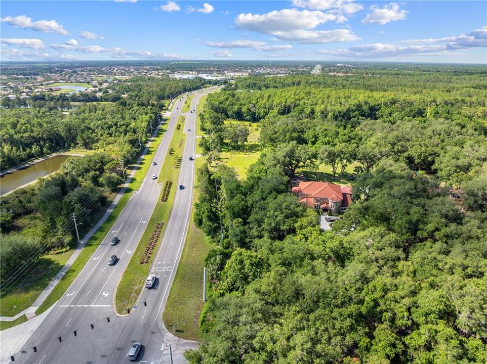 На продажу: $1,950,000 (7.30 acres)