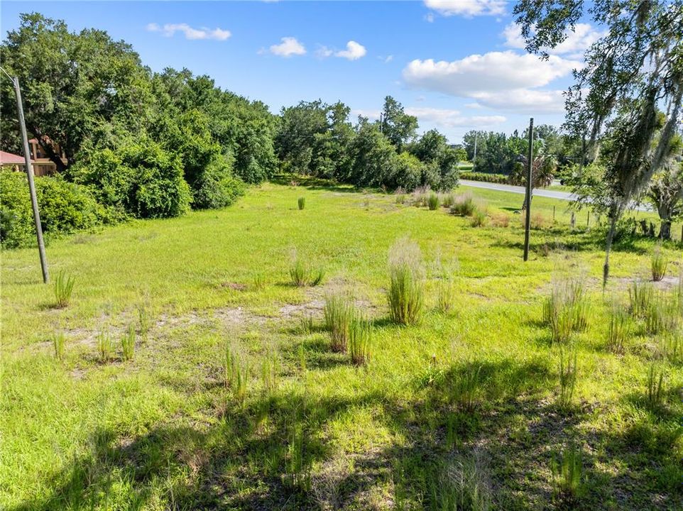 На продажу: $1,950,000 (7.30 acres)