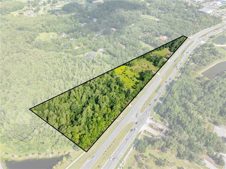 На продажу: $1,950,000 (7.30 acres)