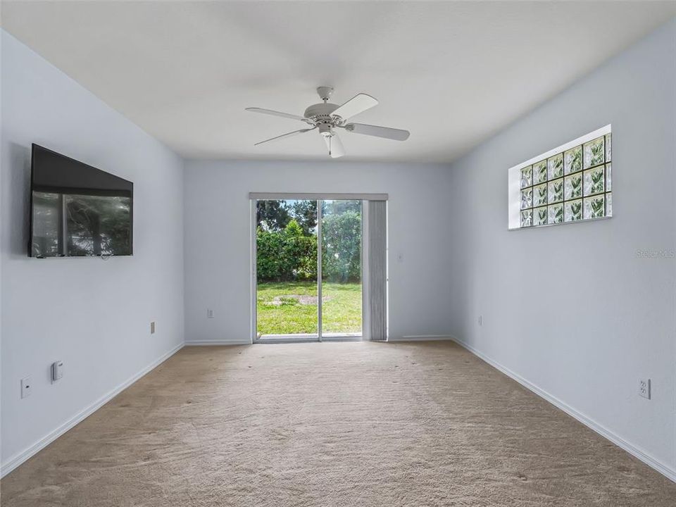 For Sale: $272,900 (3 beds, 2 baths, 1921 Square Feet)