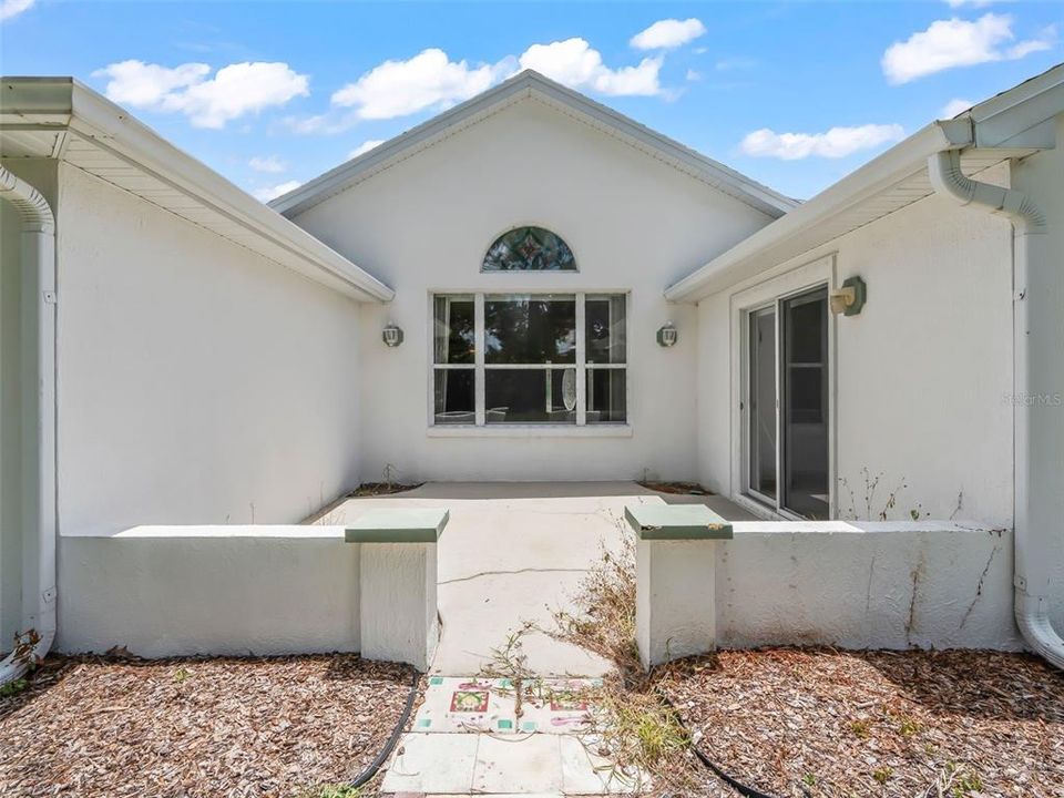 For Sale: $272,900 (3 beds, 2 baths, 1921 Square Feet)