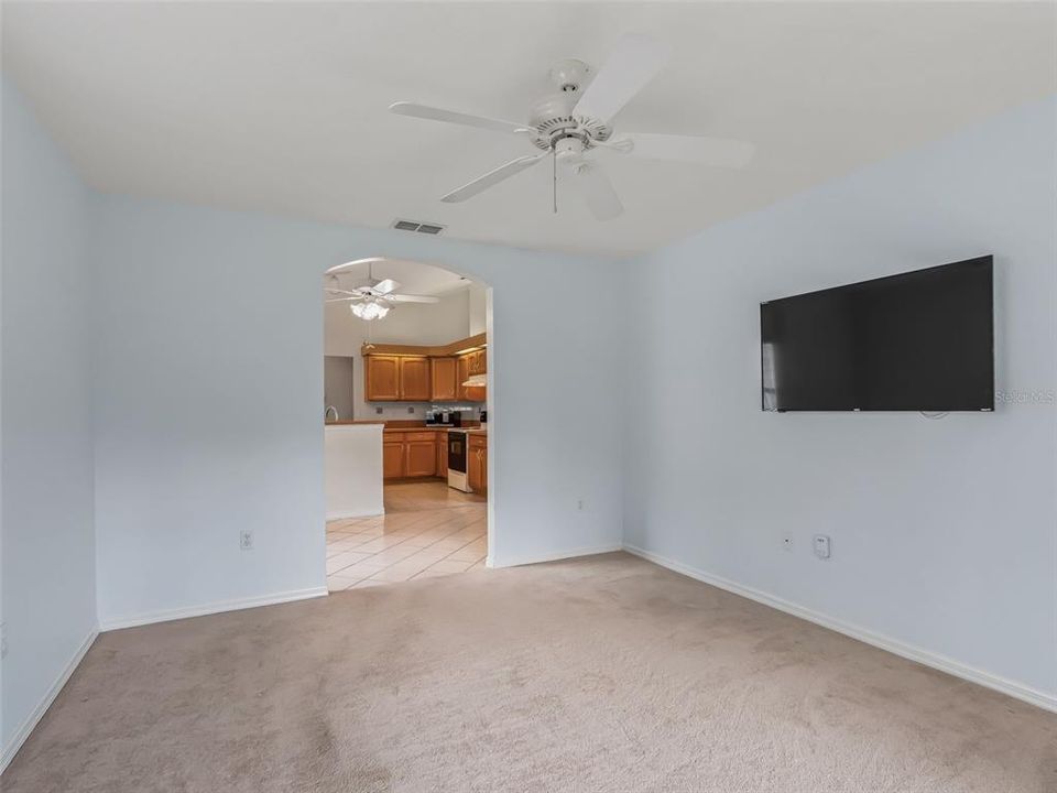 For Sale: $272,900 (3 beds, 2 baths, 1921 Square Feet)