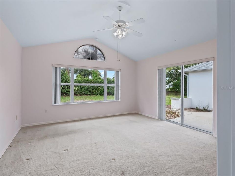 For Sale: $272,900 (3 beds, 2 baths, 1921 Square Feet)