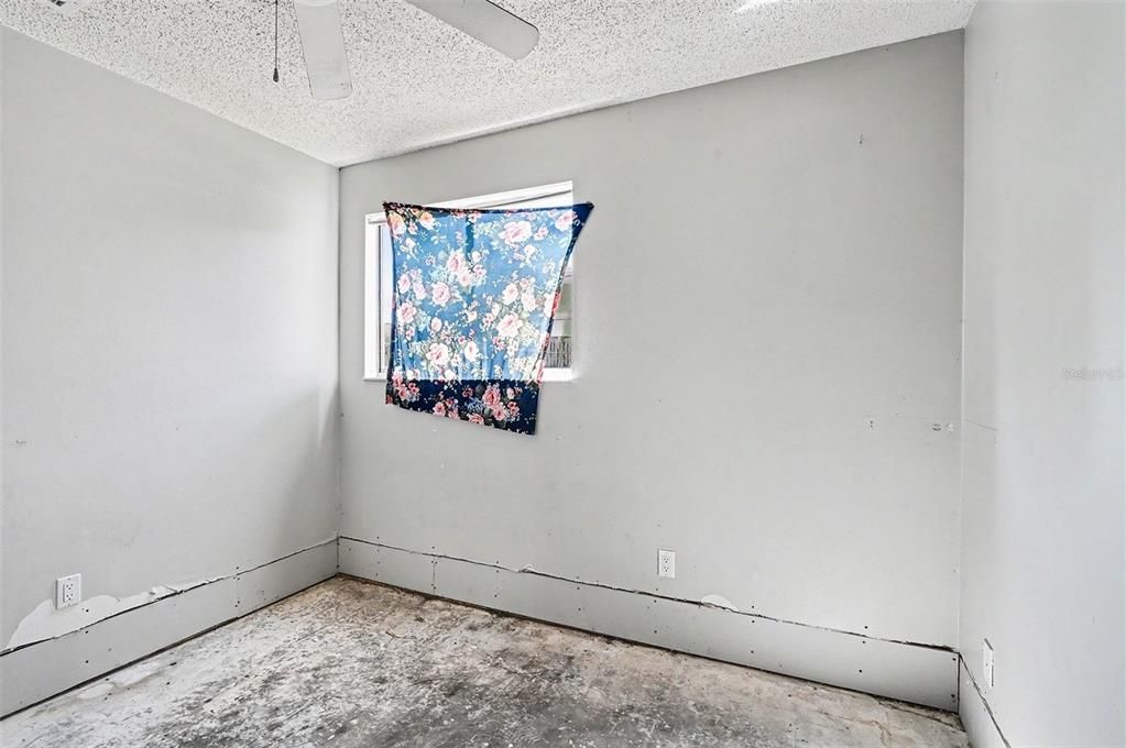 For Sale: $186,000 (3 beds, 2 baths, 1020 Square Feet)