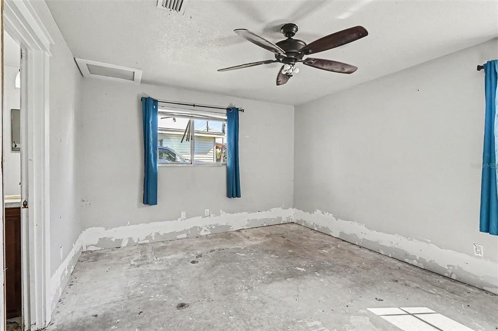 For Sale: $186,000 (3 beds, 2 baths, 1020 Square Feet)