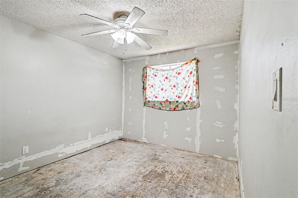 For Sale: $186,000 (3 beds, 2 baths, 1020 Square Feet)