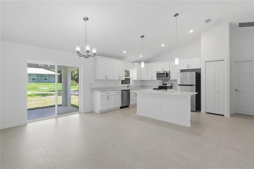 For Sale: $264,999 (3 beds, 2 baths, 1462 Square Feet)