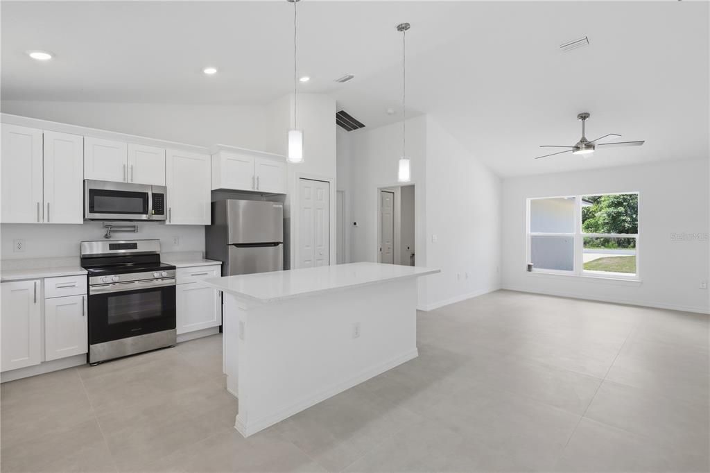 For Sale: $264,999 (3 beds, 2 baths, 1462 Square Feet)