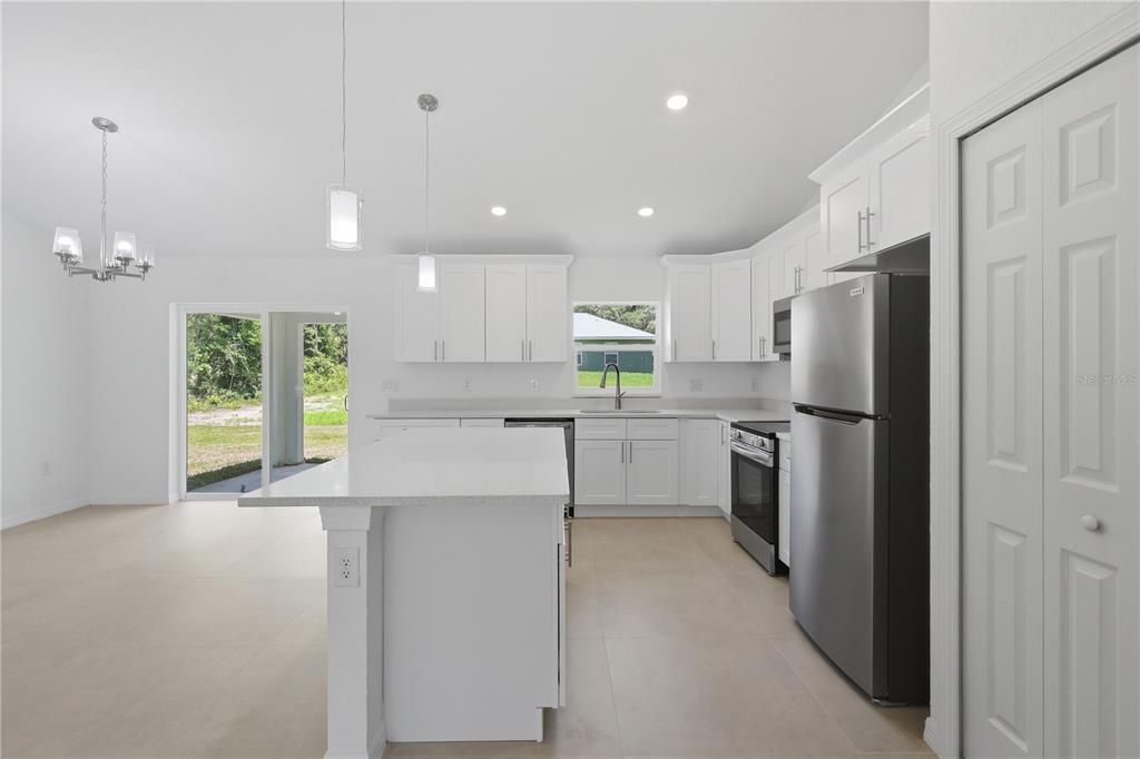 For Sale: $264,999 (3 beds, 2 baths, 1462 Square Feet)