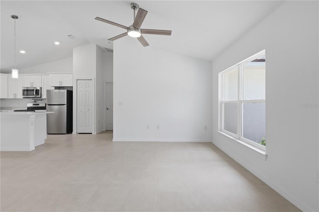 For Sale: $264,999 (3 beds, 2 baths, 1462 Square Feet)