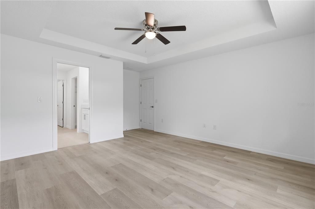 For Sale: $264,999 (3 beds, 2 baths, 1462 Square Feet)