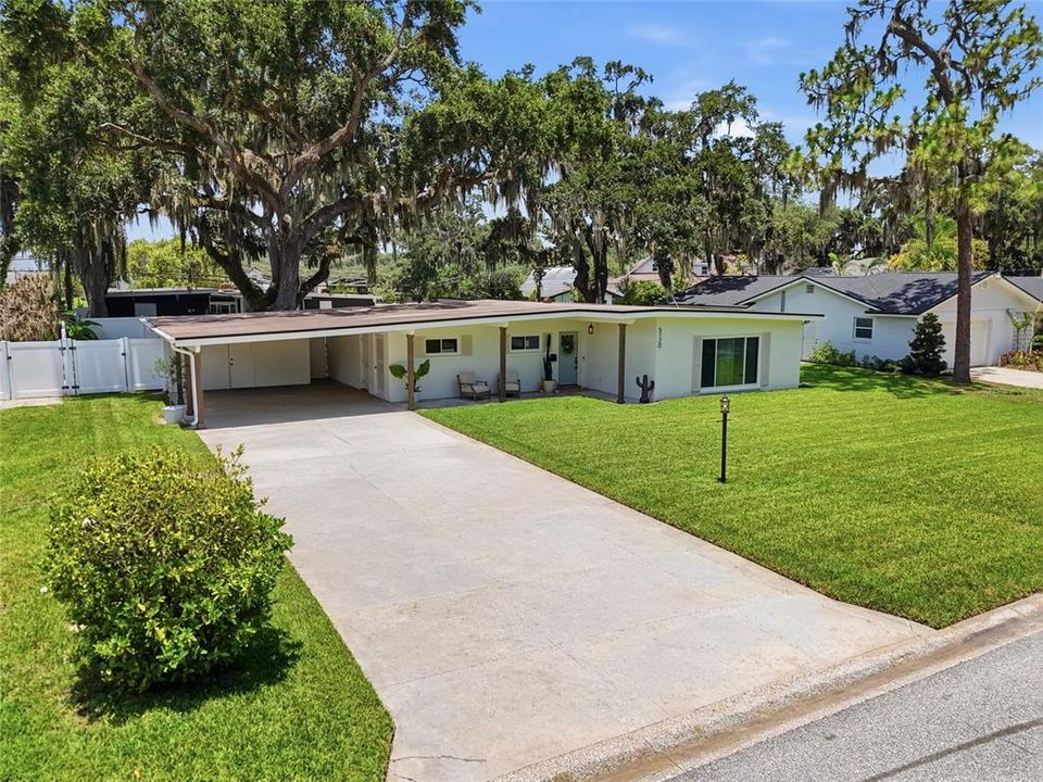 For Sale: $525,000 (3 beds, 2 baths, 1788 Square Feet)