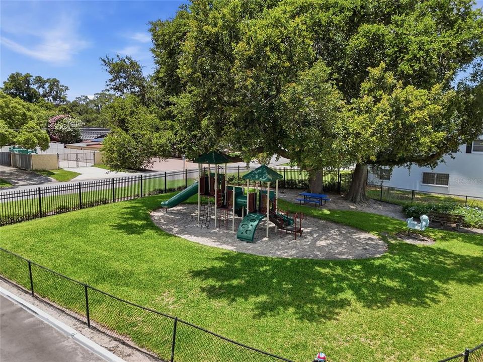 For Sale: $525,000 (3 beds, 2 baths, 1788 Square Feet)