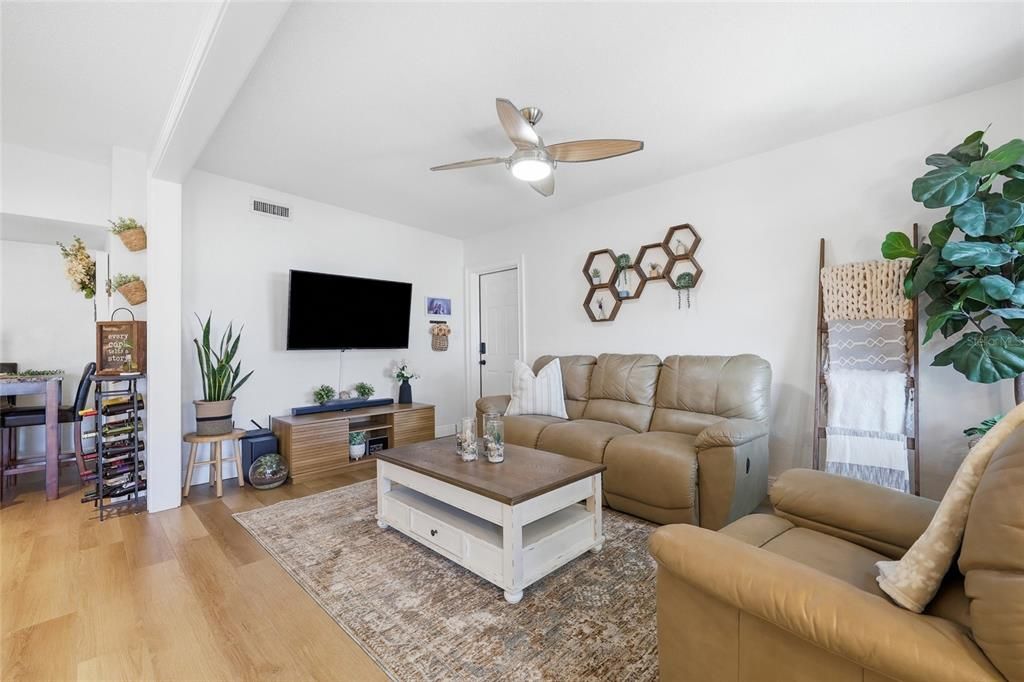 For Sale: $525,000 (3 beds, 2 baths, 1788 Square Feet)