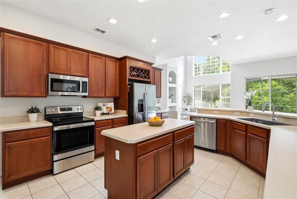 For Sale: $670,000 (5 beds, 3 baths, 2897 Square Feet)