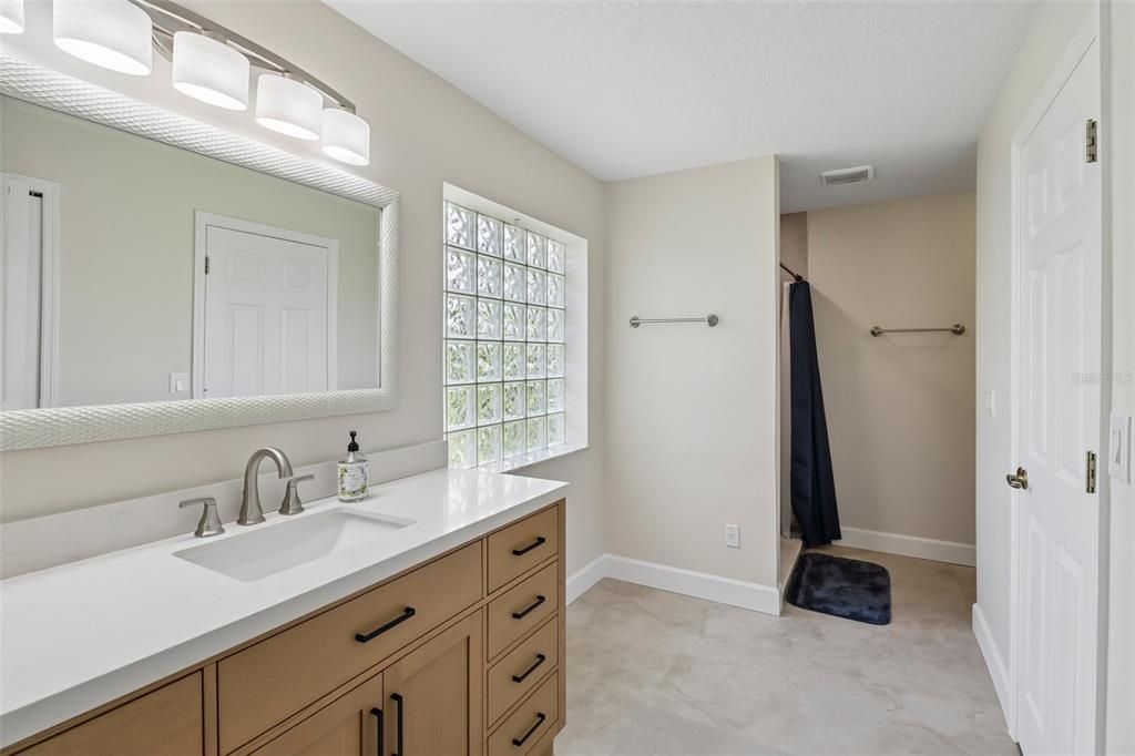 For Sale: $395,000 (3 beds, 2 baths, 1905 Square Feet)