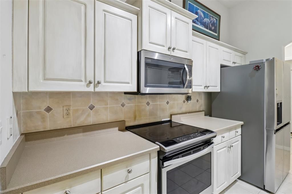 For Sale: $395,000 (3 beds, 2 baths, 1905 Square Feet)