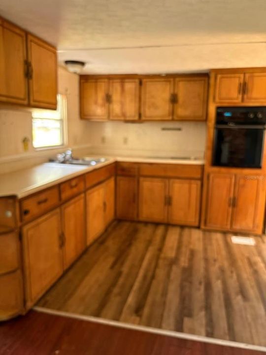 На продажу: $149,900 (3 спален, 1 ванн, 1210 Квадратных фут)