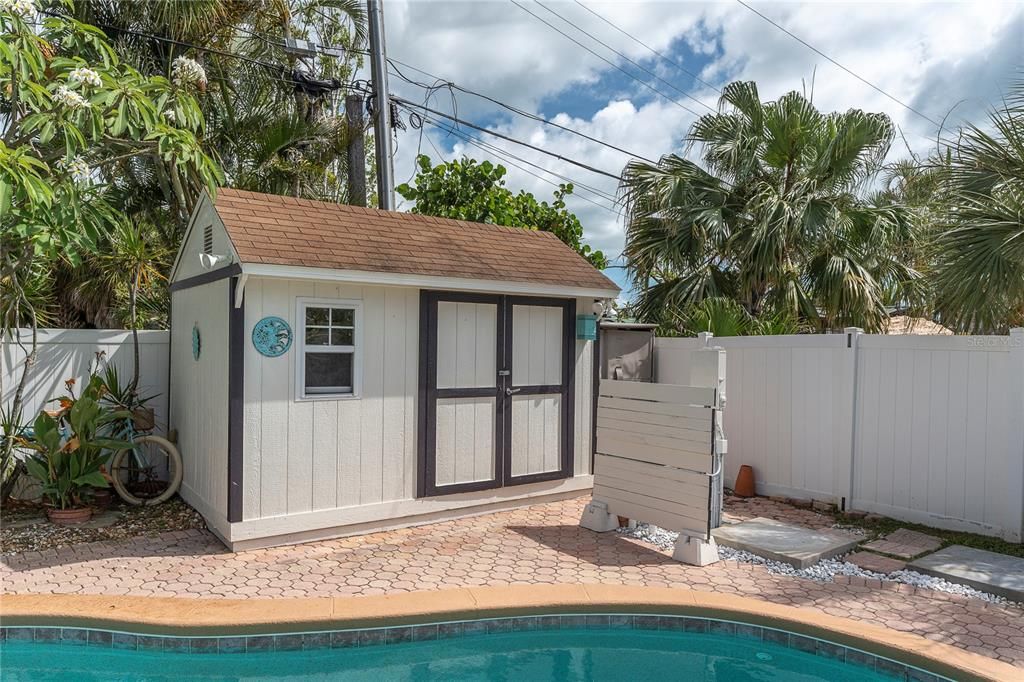 For Sale: $625,000 (2 beds, 2 baths, 1129 Square Feet)