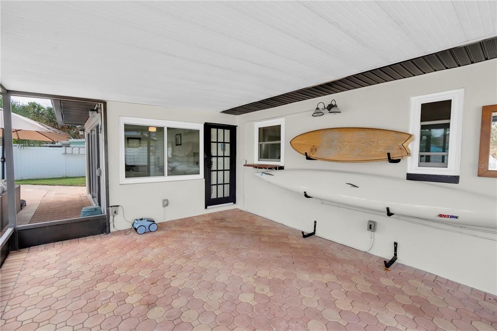 For Sale: $625,000 (2 beds, 2 baths, 1129 Square Feet)