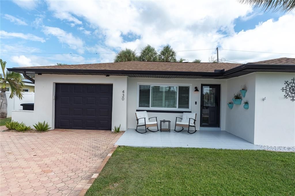For Sale: $625,000 (2 beds, 2 baths, 1129 Square Feet)