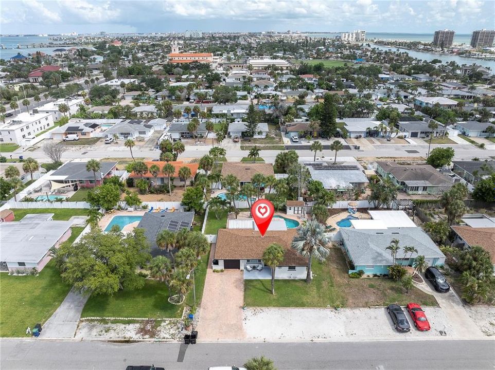 For Sale: $625,000 (2 beds, 2 baths, 1129 Square Feet)