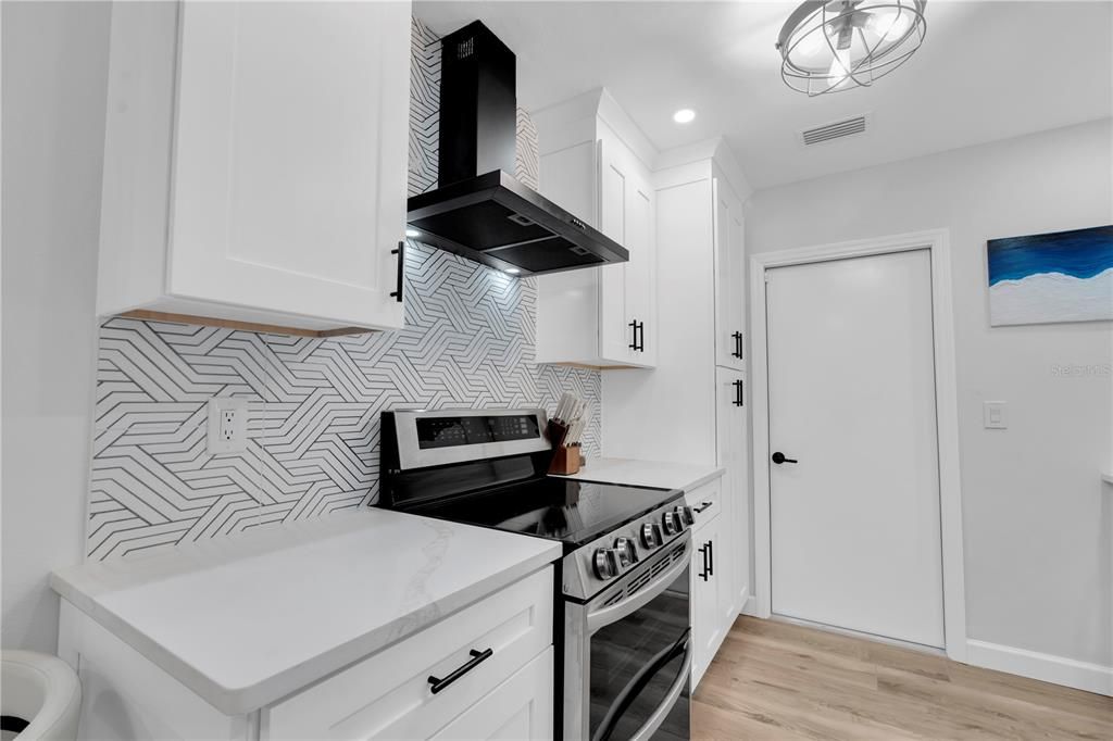 For Sale: $625,000 (2 beds, 2 baths, 1129 Square Feet)