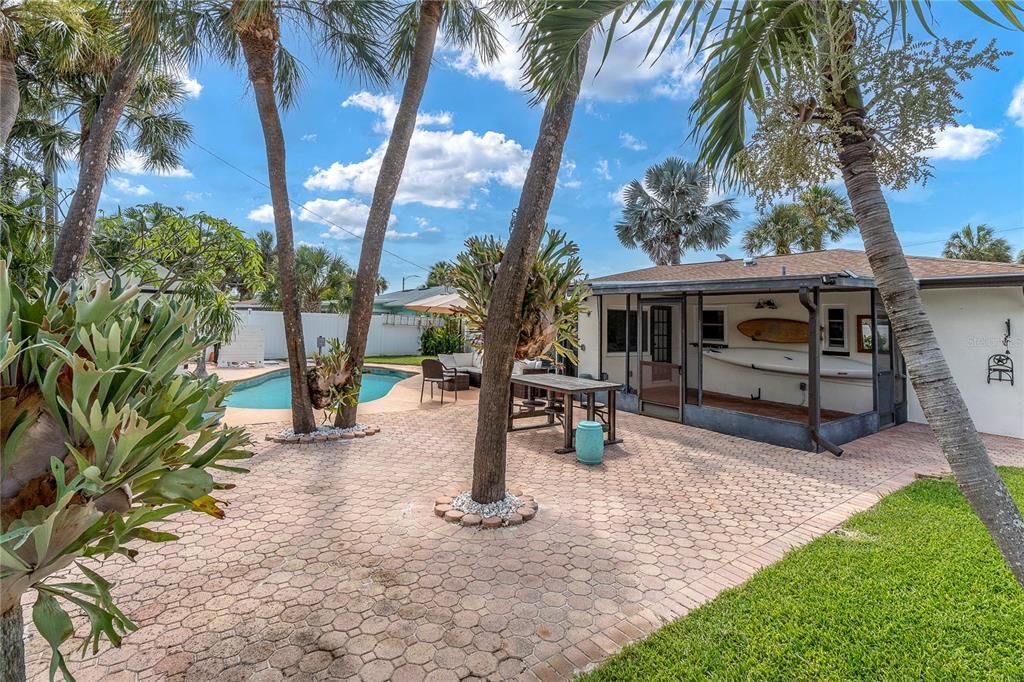 For Sale: $625,000 (2 beds, 2 baths, 1129 Square Feet)