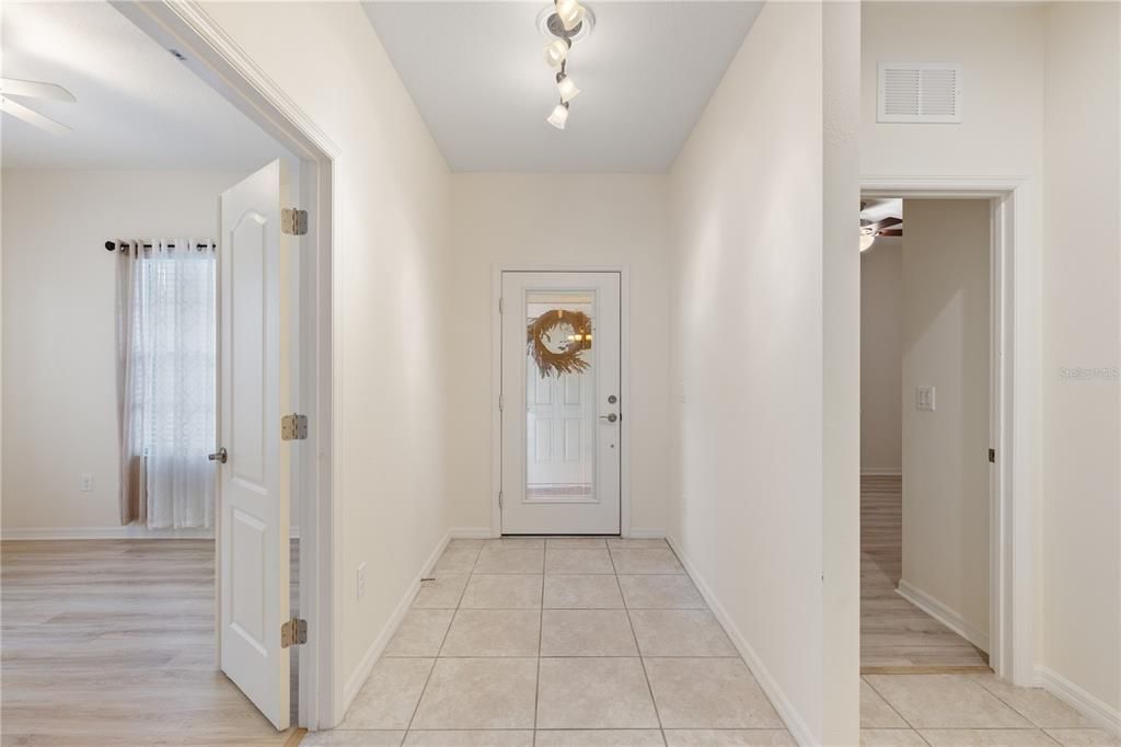 For Rent: $2,200 (2 beds, 2 baths, 1422 Square Feet)