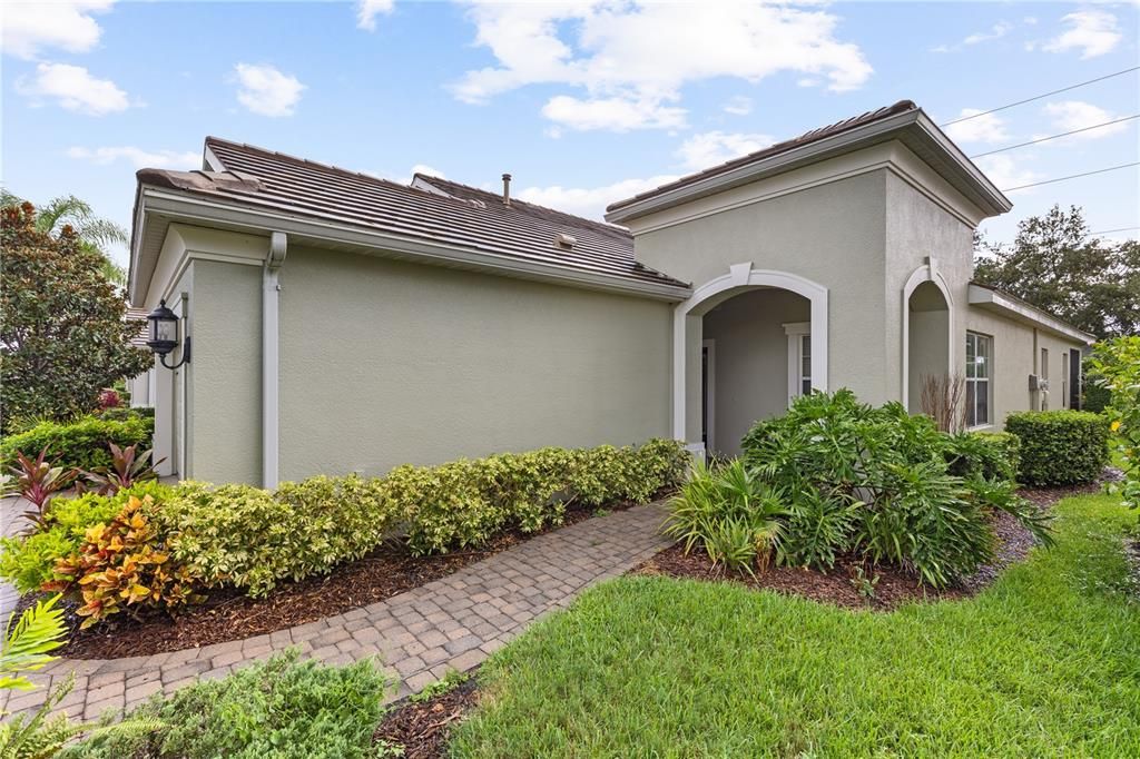 For Rent: $2,200 (2 beds, 2 baths, 1422 Square Feet)