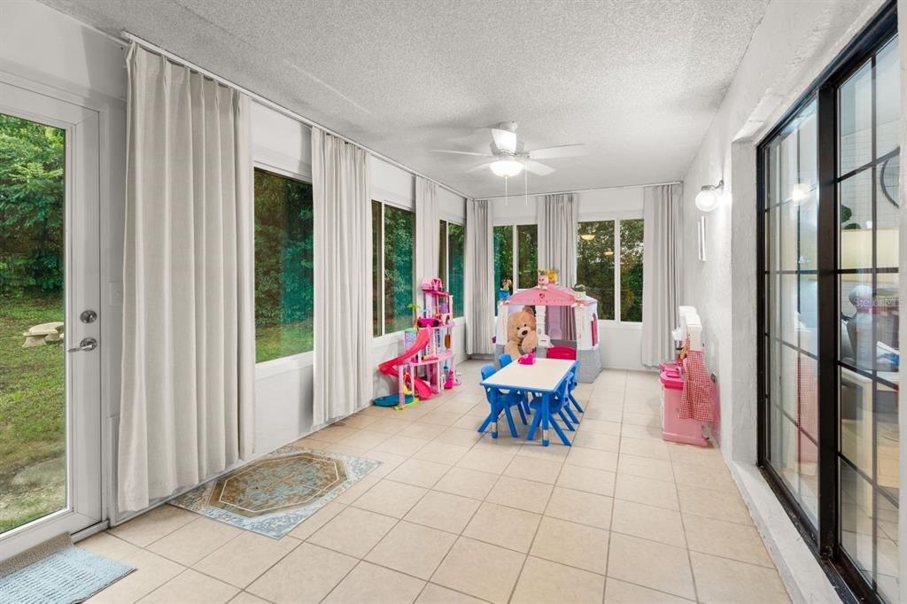 For Sale: $289,900 (3 beds, 2 baths, 1338 Square Feet)