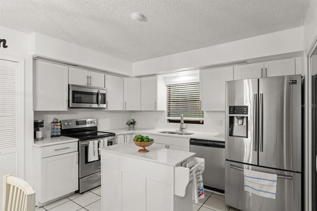 For Sale: $289,900 (3 beds, 2 baths, 1338 Square Feet)