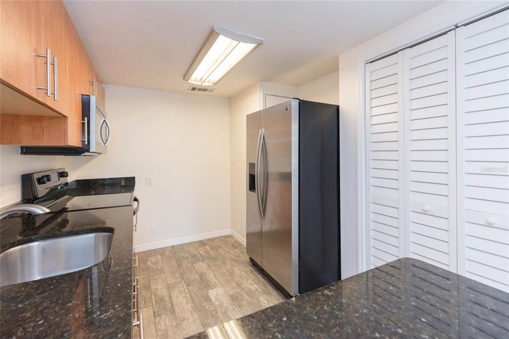 For Sale: $725,000 (4 beds, 3 baths, 1992 Square Feet)