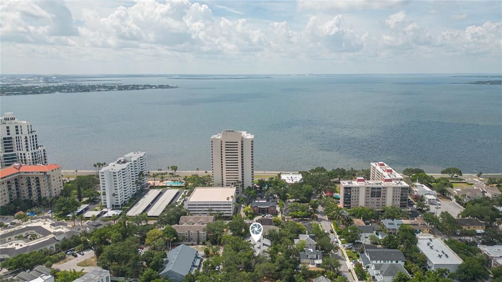 For Sale: $725,000 (4 beds, 3 baths, 1992 Square Feet)