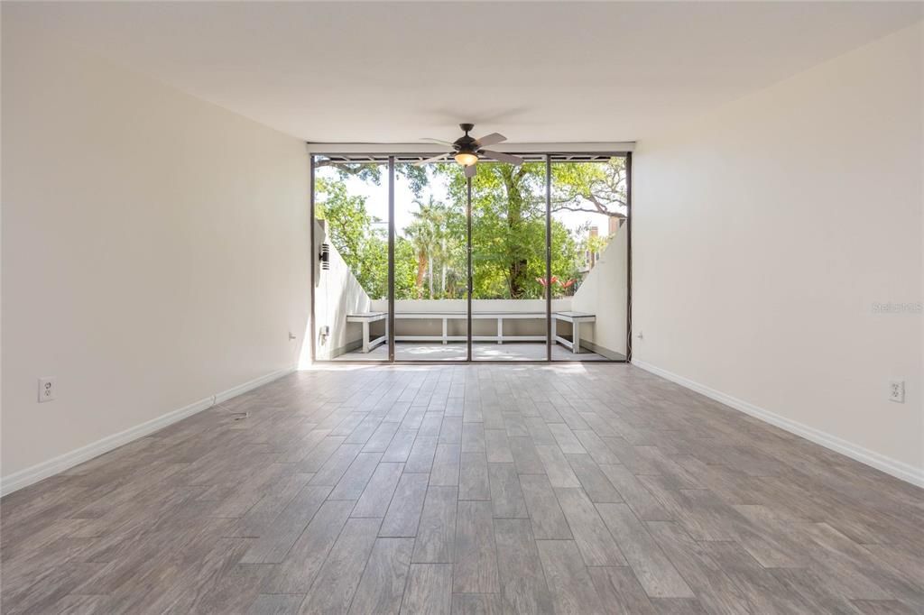 For Sale: $725,000 (4 beds, 3 baths, 1992 Square Feet)