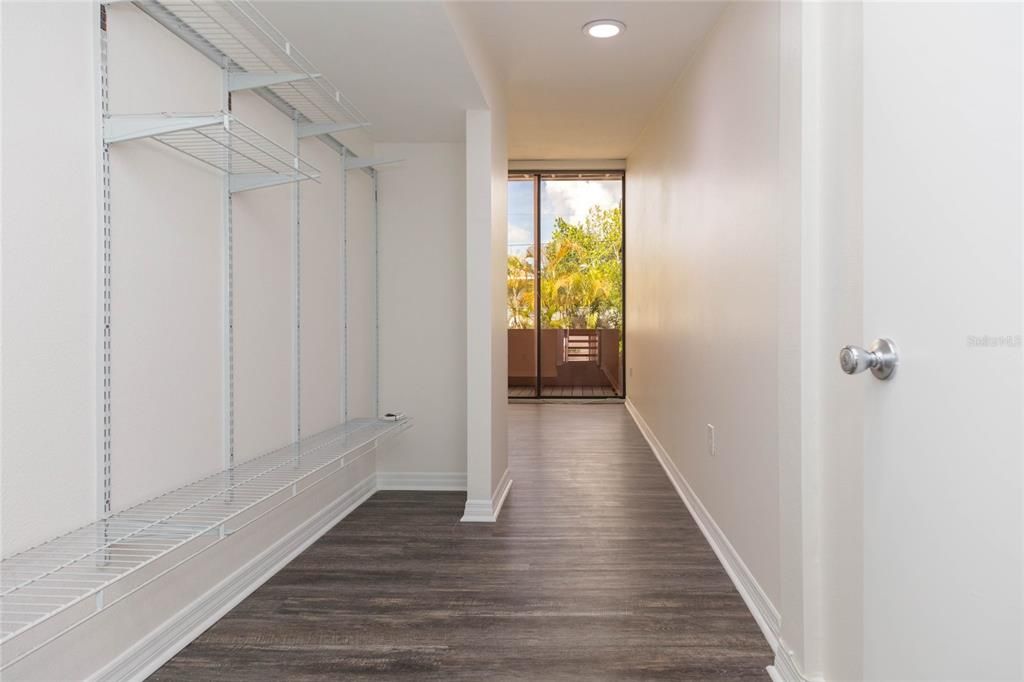 For Sale: $725,000 (4 beds, 3 baths, 1992 Square Feet)