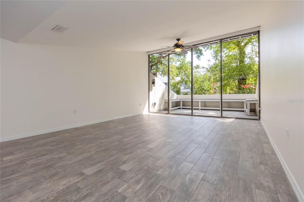 For Sale: $725,000 (4 beds, 3 baths, 1992 Square Feet)