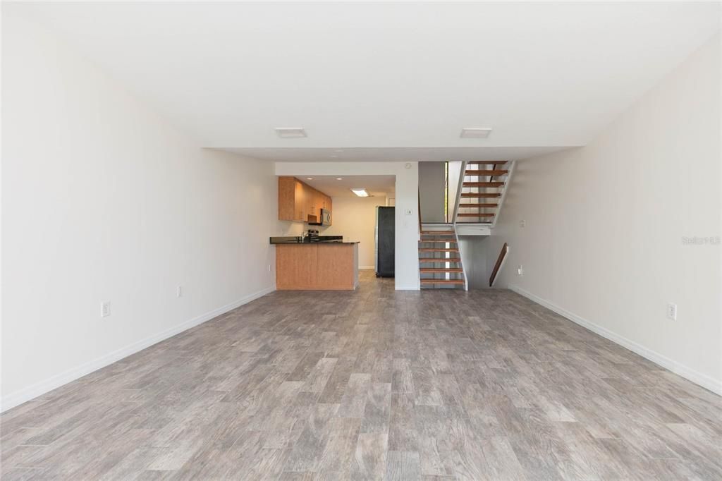 For Sale: $725,000 (4 beds, 3 baths, 1992 Square Feet)