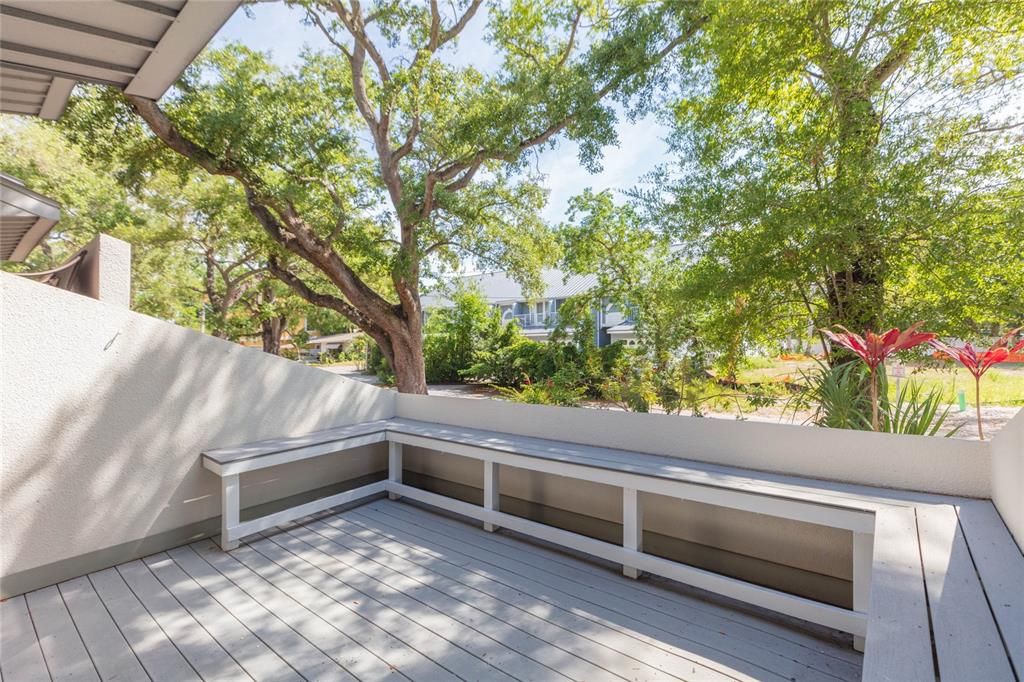 For Sale: $725,000 (4 beds, 3 baths, 1992 Square Feet)