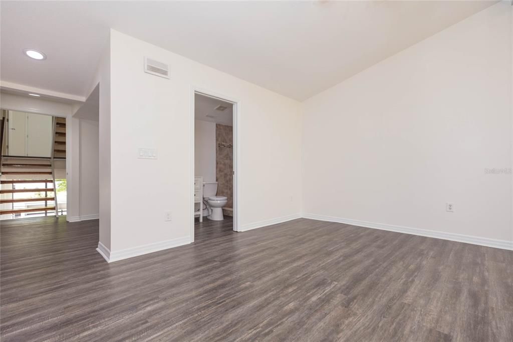 For Sale: $725,000 (4 beds, 3 baths, 1992 Square Feet)