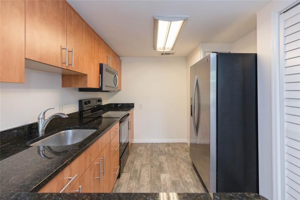 For Sale: $725,000 (4 beds, 3 baths, 1992 Square Feet)