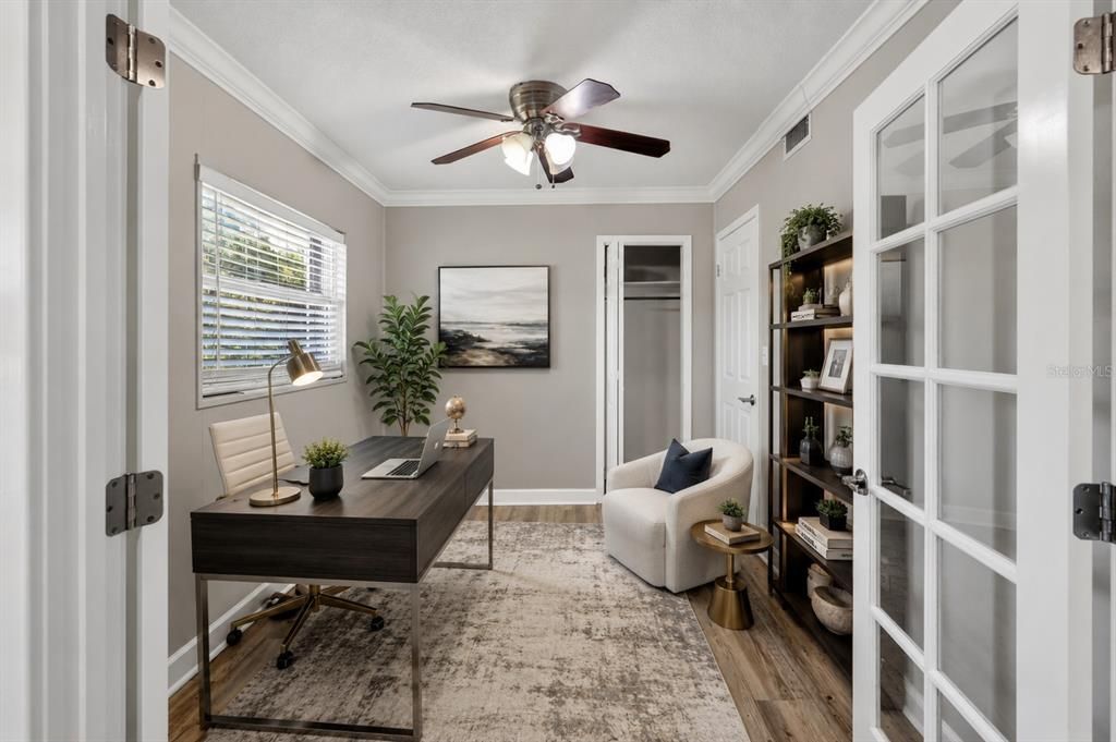 For Sale: $580,000 (5 beds, 2 baths, 1901 Square Feet)