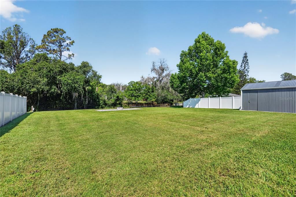 For Sale: $580,000 (5 beds, 2 baths, 1901 Square Feet)